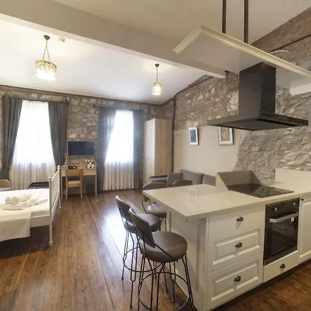 Kuecuekkoey Avlulu Hotel 5*