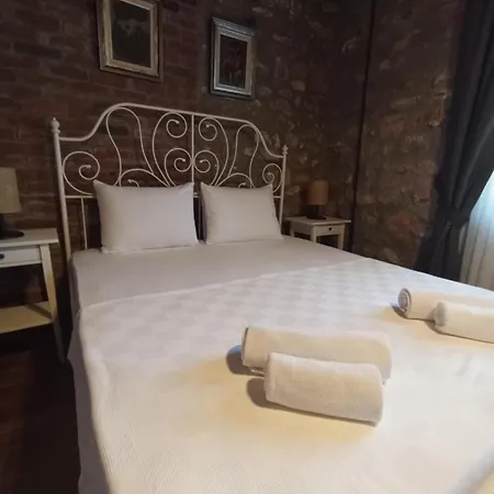 Kuecuekkoey Avlulu Hotel Sefacamlik