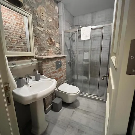 Hotel Kuecuekkoey Avlulu Sefacamlik