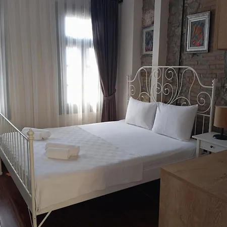 Hotel Kuecuekkoey Avlulu